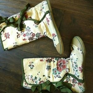 Floral comfy boots